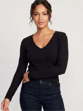Old Navy black, long-sleeve, ribbed V-neck top